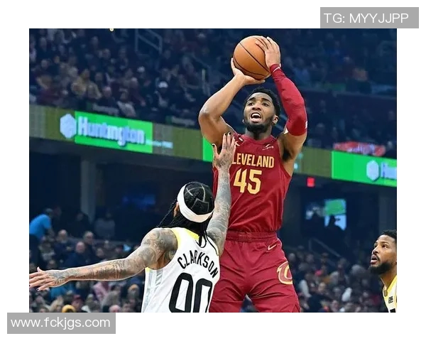 爵士队火力全开，轻松大胜对手实现三连胜